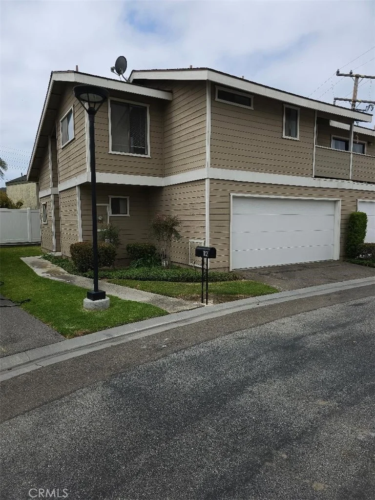 1121 Sandi Lane, Costa Mesa, CA 92627