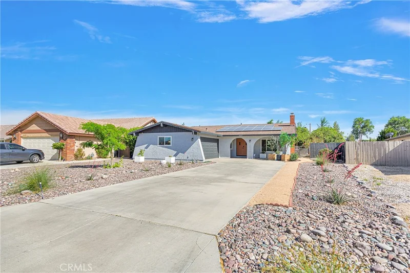 18425 Mountain Meadows Drive, Victorville, CA 92395