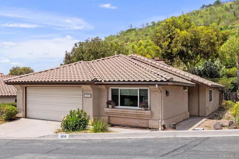 1858 Loreto Gln, Escondido, CA 92027