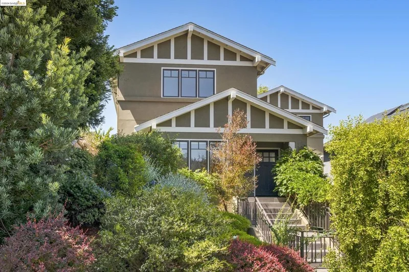 123 Sheridan Road, Oakland, CA 94618