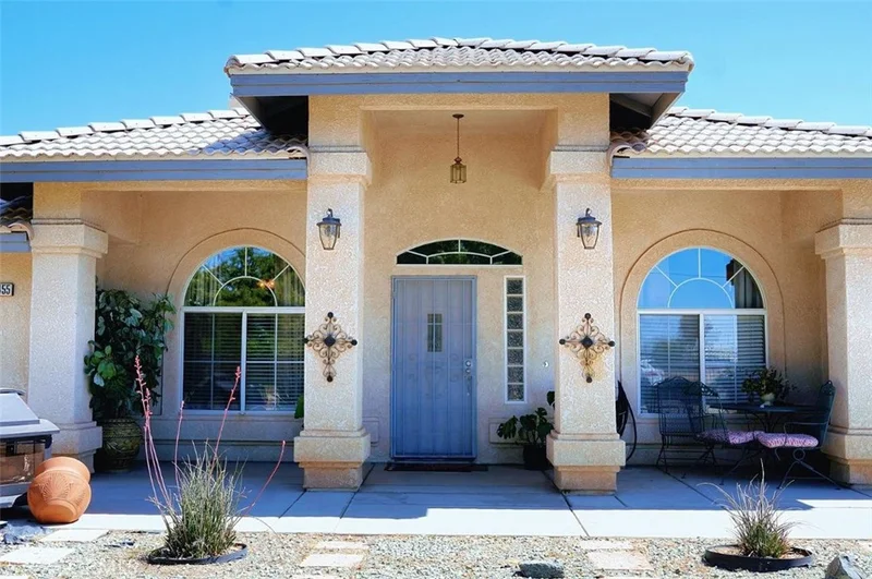 12455 Mesquite Street, Oak Hills, CA 92344