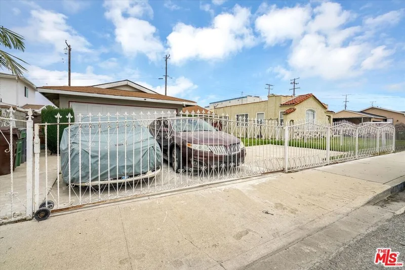 613 W Spruce Street, Compton, CA 90220