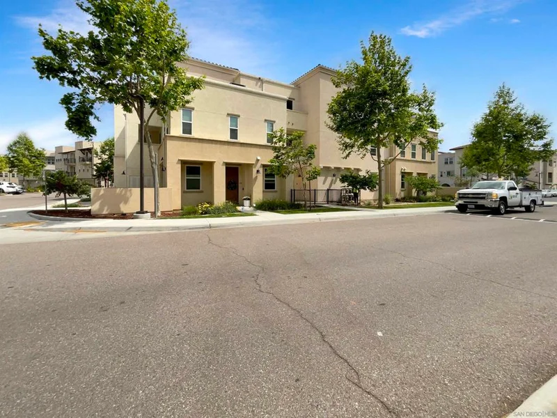 5165 Calle Sandwaves 10, San Diego, CA 92154
