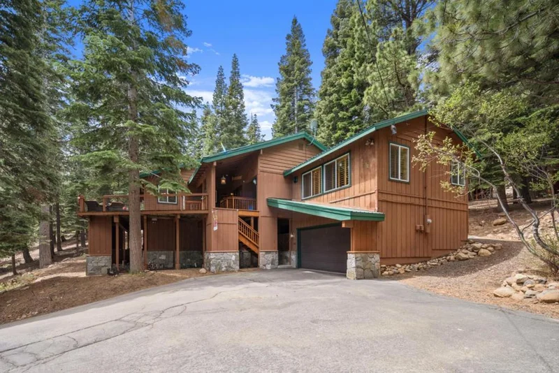 11592 Saint Bernard Drive, Truckee, CA 96161