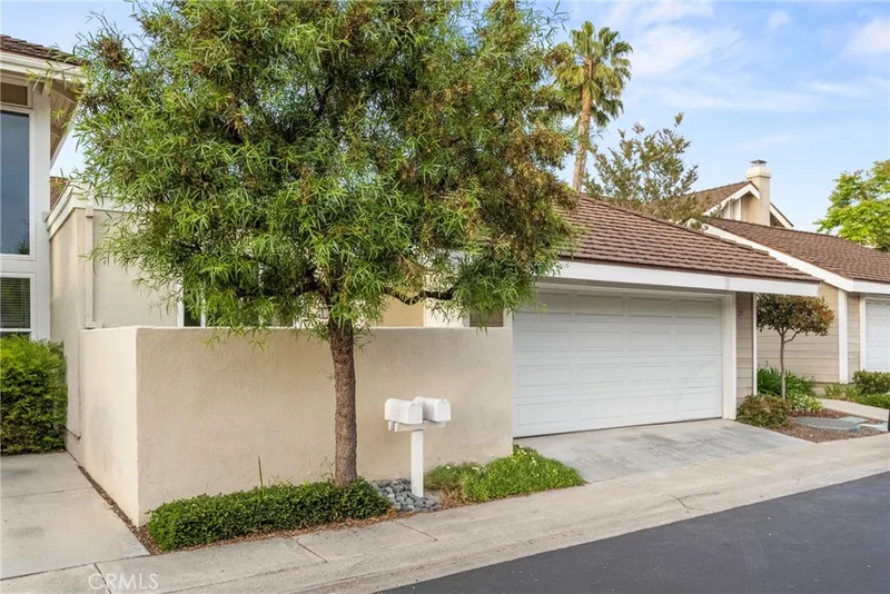 23 Woodland Drive, Irvine, CA 92604