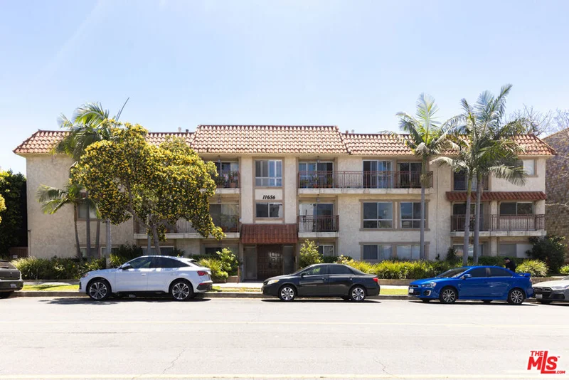 11656 Montana Avenue 214, Los Angeles, CA 90049