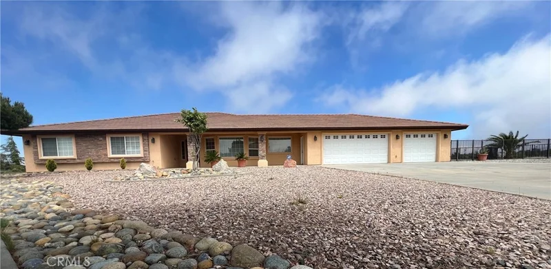 10023 Mirandy Way, Oak Hills, CA 92344