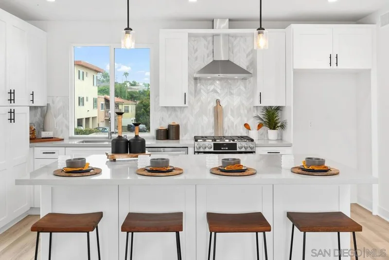 4103 Voltaire St 17, San Diego, CA 92107