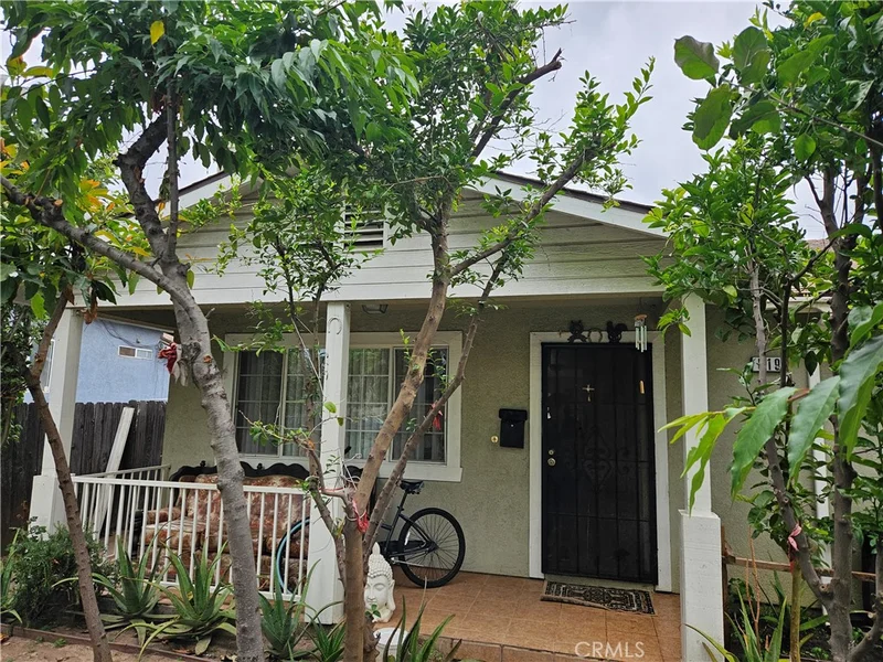 519 E Walnut Street, Santa Ana, CA 92701