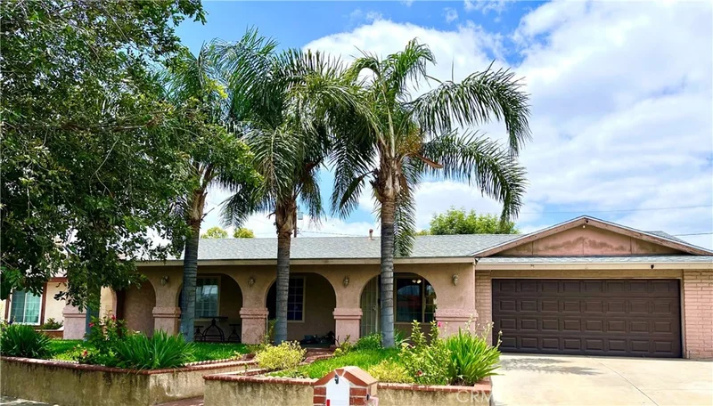 878 S Sandalwood Avenue, Bloomington, CA 92316