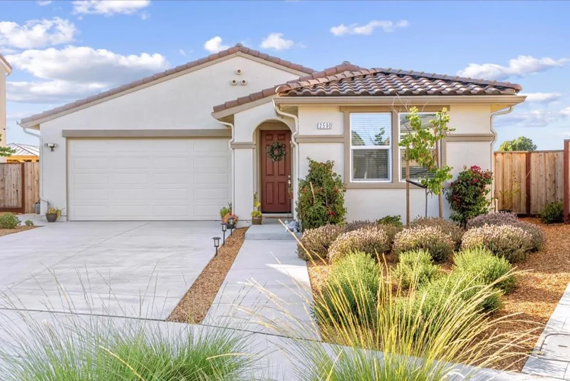 2590 Ryan Drive, Hollister, CA 95023
