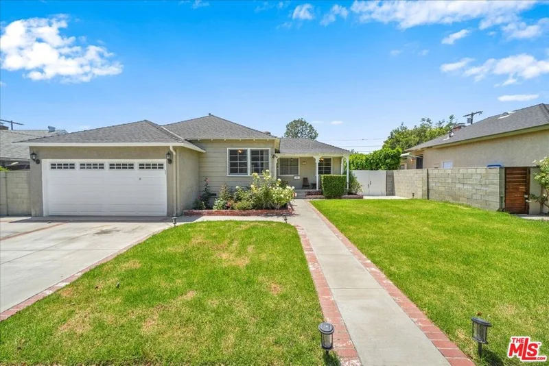 8915 Eames Avenue, Northridge, CA 91324