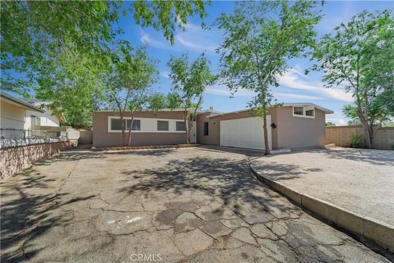1132 W Holguin Street, Lancaster, CA 93534