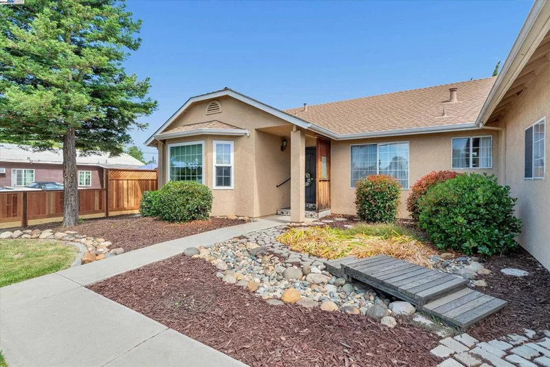 417 Shilling Ave, Lathrop, CA 95330