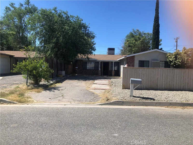 1018 E Avenue P4, Palmdale, CA 93550