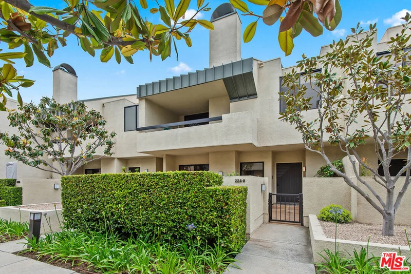 2246 Century Hill, Los Angeles, CA 90067