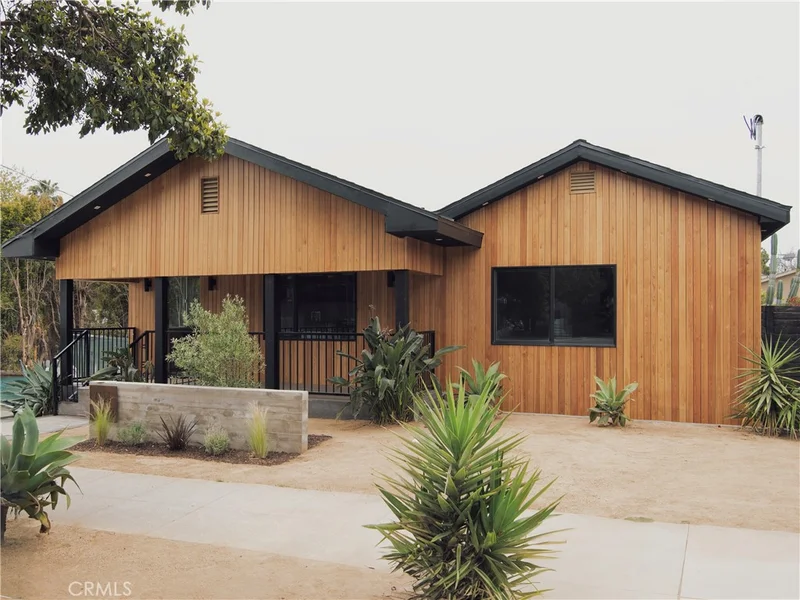 4132 Clayton Avenue, Los Angeles, CA 90027