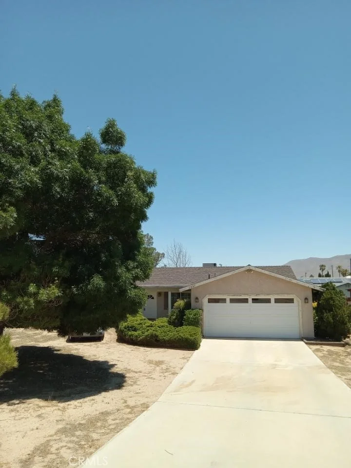 7891 Corona Avenue, Hesperia, CA 92345
