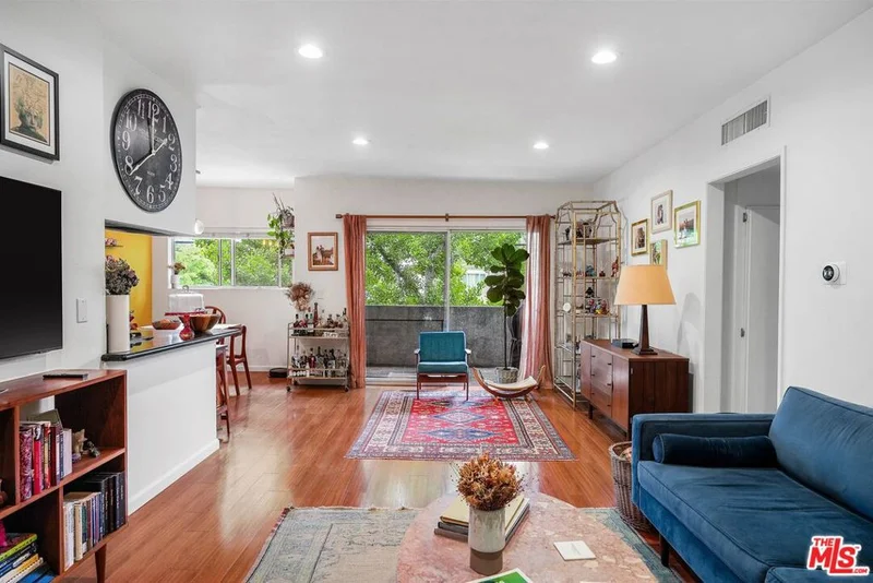 6245 Woodman Avenue 202, Valley Glen, CA 91401