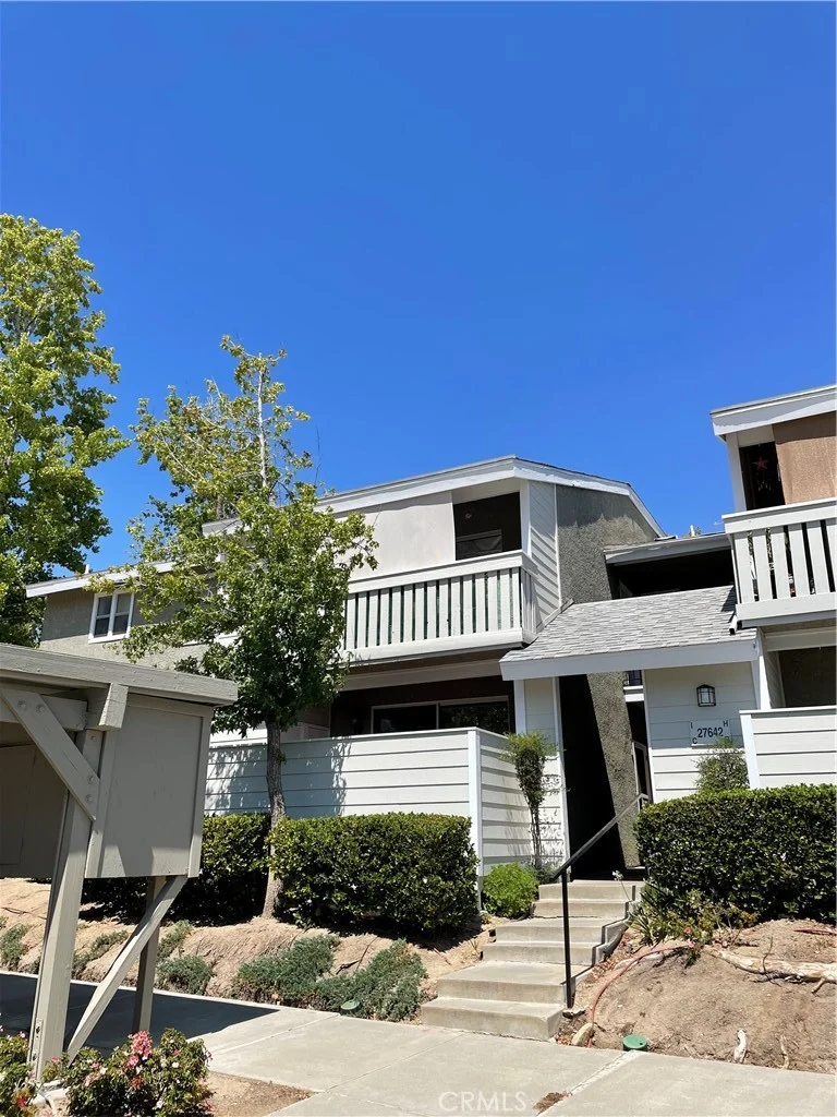 27642 Susan Beth Way I, Saugus, CA 91350