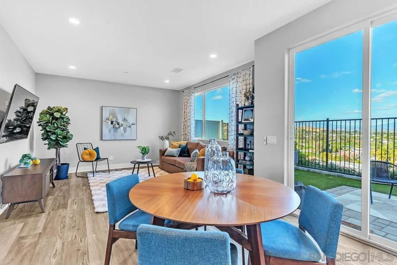8511 Redberry St, Santee, CA 92071