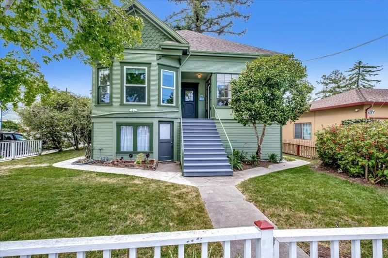 1028 Broadway, Santa Cruz, CA 95062