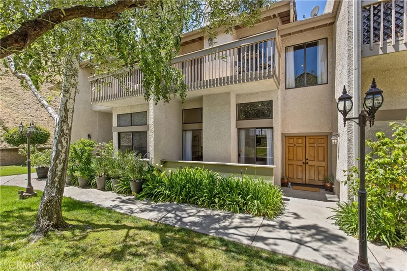 26020 Alizia Canyon Drive C, Calabasas, CA 91302