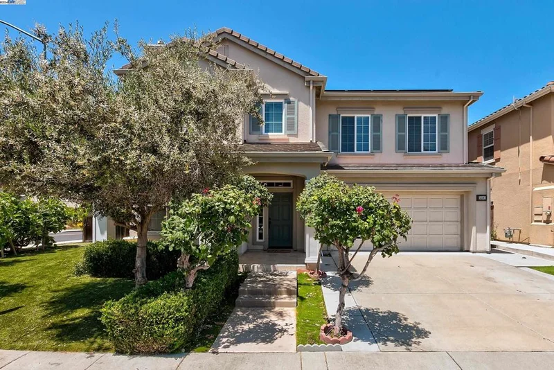 5600 Maymont Ln, Dublin, CA 94568-7406