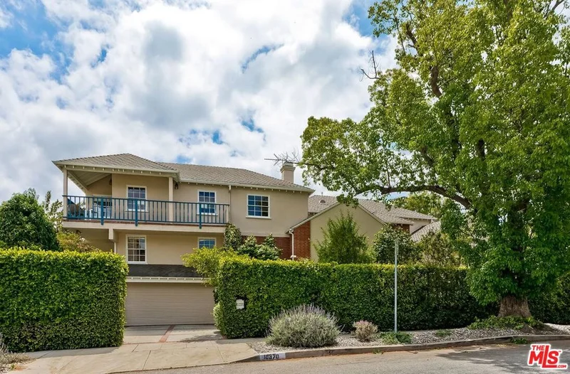 10370 Rochester Avenue, Los Angeles, CA 90024