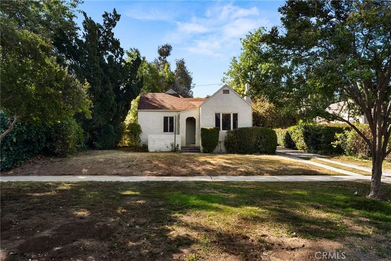 230 E Highland Avenue, Redlands, CA 92373
