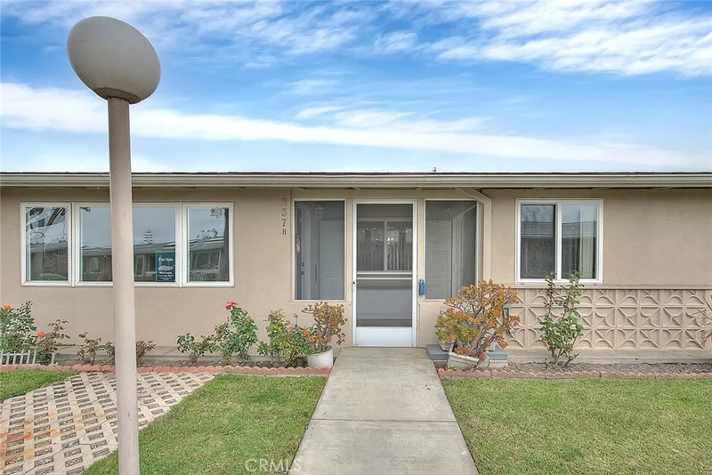 1121 Northwood 237H, Seal Beach, CA 90740