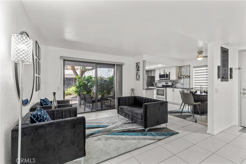 5125 E Waverly Drive B17, Palm Springs, CA 92264