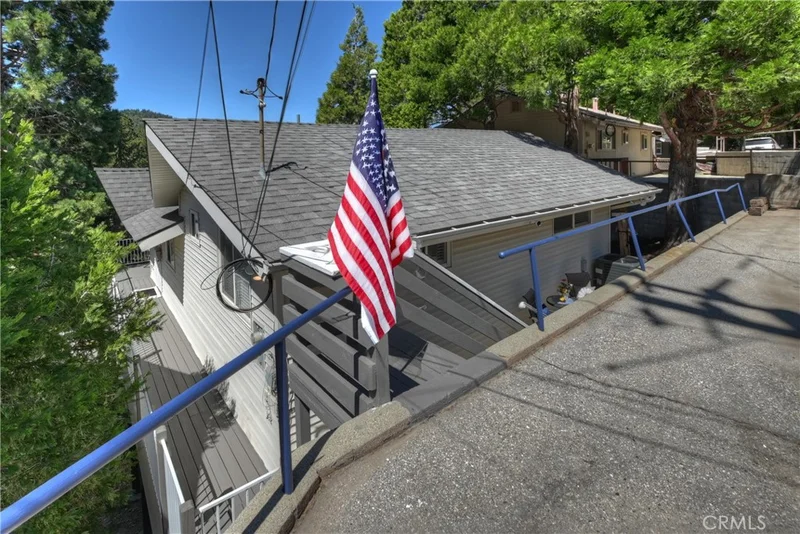 508 Delle Drive, Crestline, CA 92325