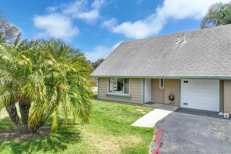900 N Citrus Ave 1, Vista, CA 92084