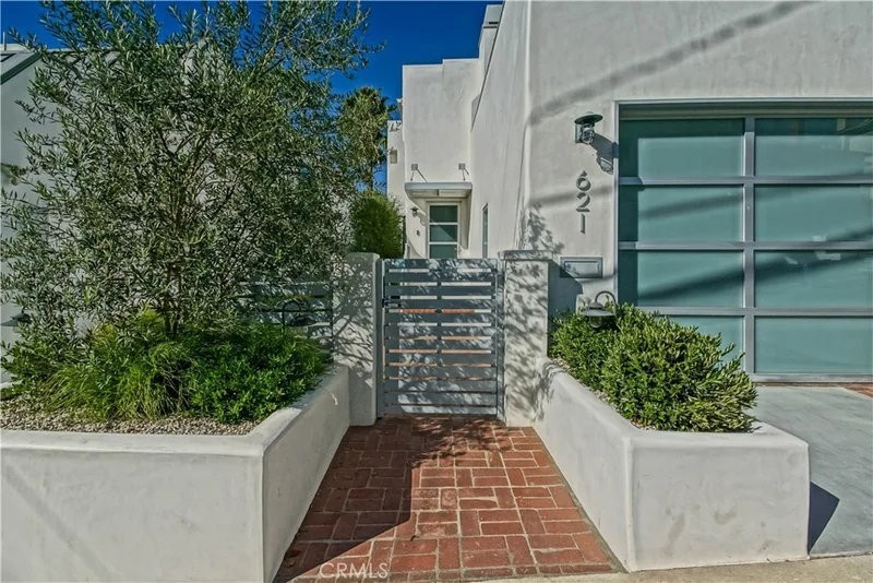 621 19th Street, Manhattan Beach, CA 90266