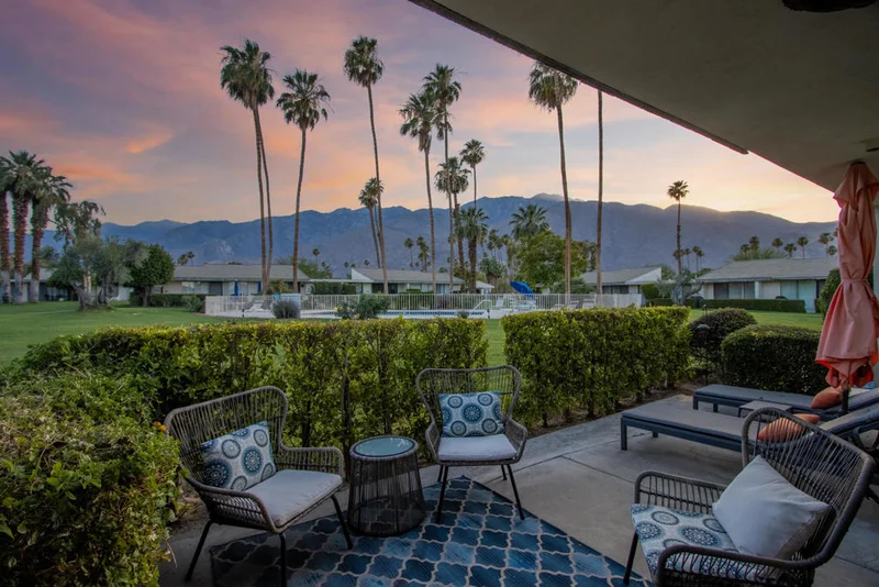 1905 Grand Bahama Drive E, Palm Springs, CA 92264