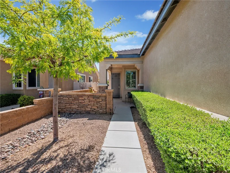 10064 Redstone Road, Apple Valley, CA 92308