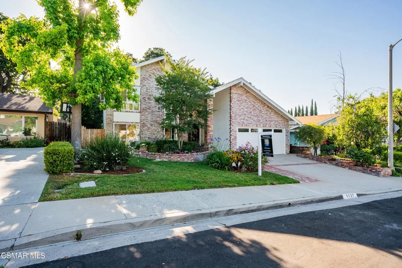 5537 Gladehollow Court, Agoura Hills, CA 91301