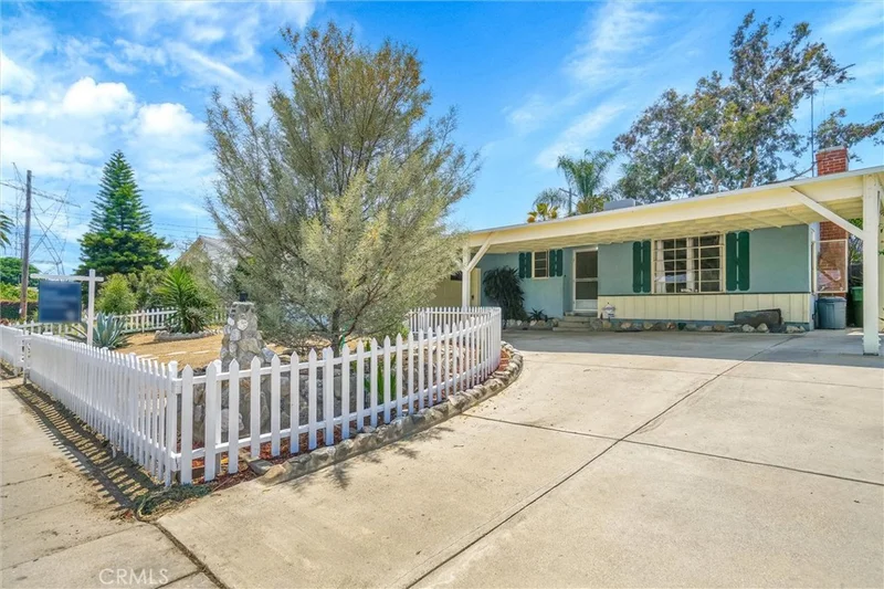 6207 Cleon Avenue, North Hollywood, CA 91606