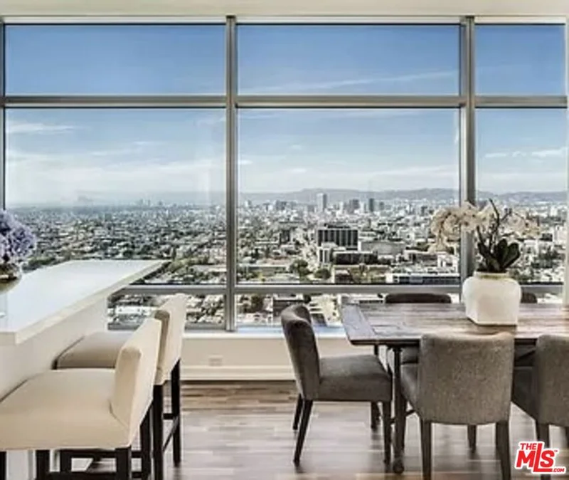 900 W Olympic Boulevard 35J, Los Angeles, CA 90015