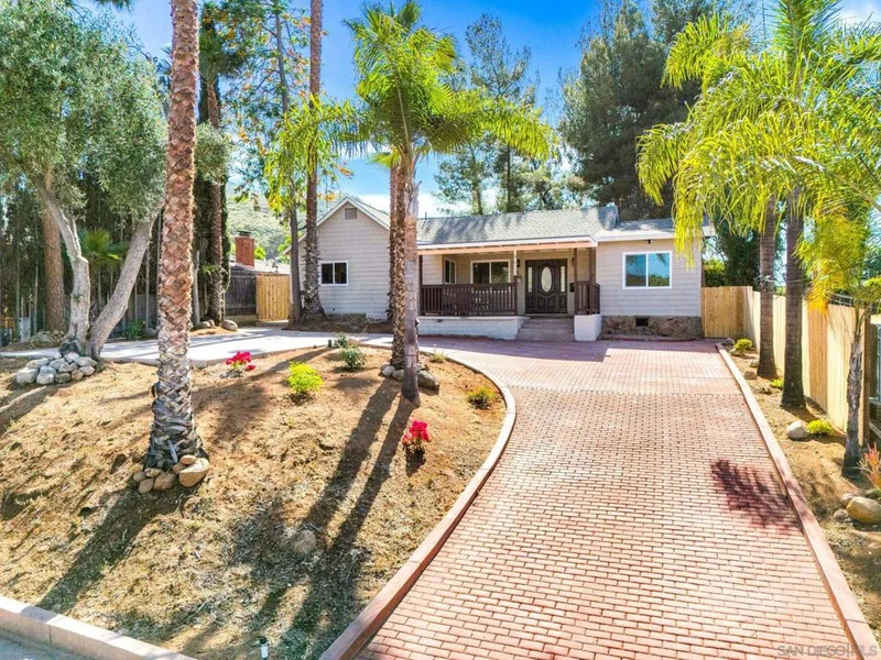8622 Sunridge Dr, Santee, CA 92071