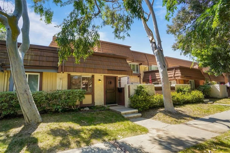 22560 Jeffrey Mark Court 2, Chatsworth, CA 91311