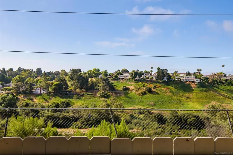 7923 Camino Glorita, San Diego, CA 92122