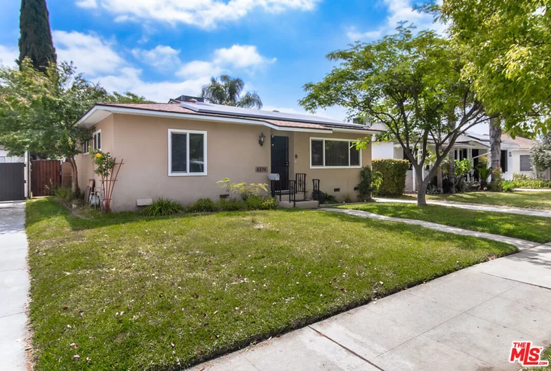 6216 Cartwright Avenue, North Hollywood, CA 91606
