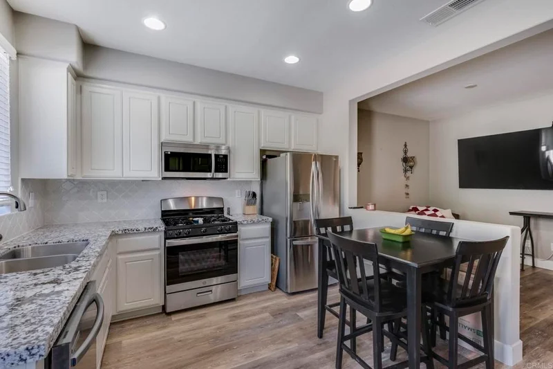 889 Poppyseed Way 208, Hemet, CA 92545