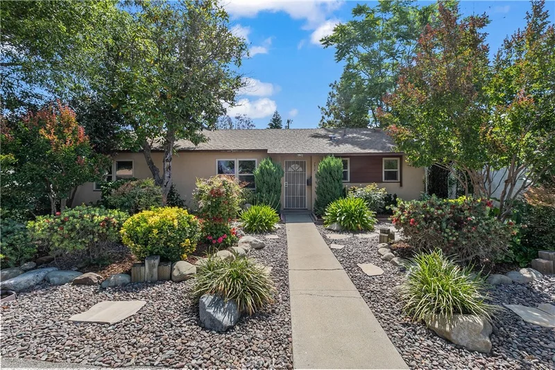 7814 Lindley Avenue, Reseda, CA 91335
