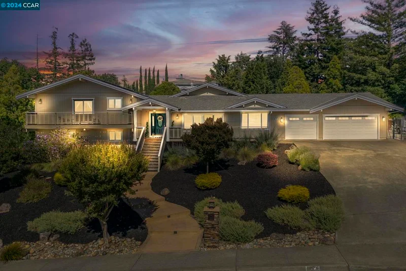 102 Oak Court, Clayton, CA 94517