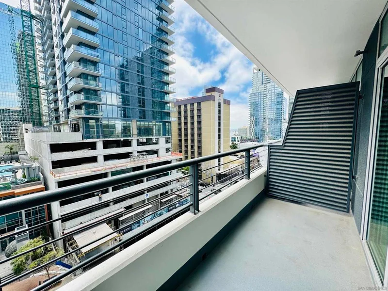 425 W Beech Street 802, San Diego, CA 92101
