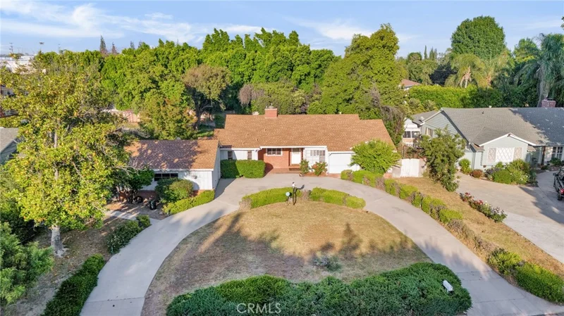 8960 Oak Park Avenue, Sherwood Forest, CA 91325