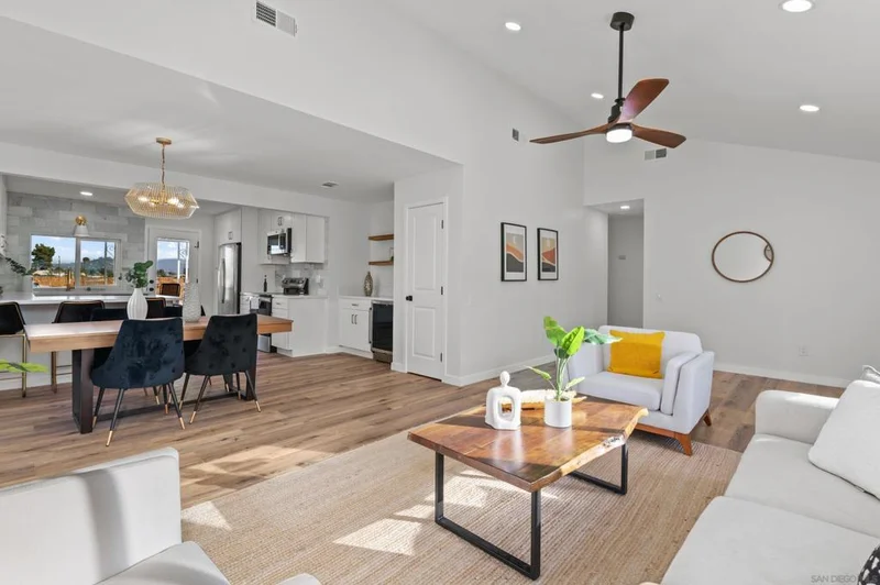 7913 Whelan Dr, San Diego, CA 92119